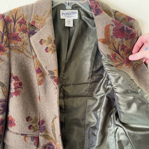 Pendleton size 4 blazer style jacket - Picture 3 of 3